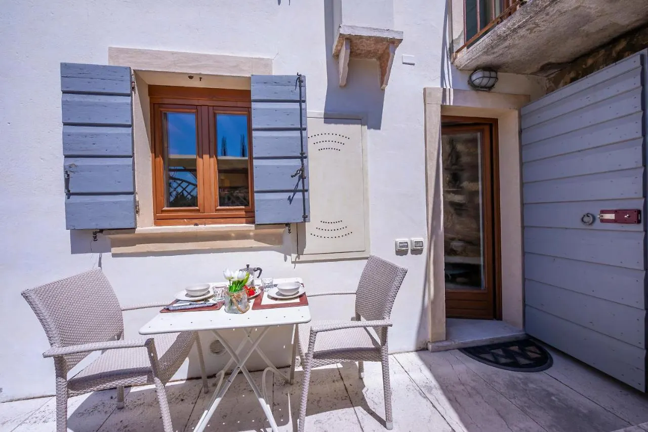 Villa Faccioli Magnolia And Oleandro With Shared Pool - Happy Rentals Colognola ai Colli 0*,  Italy